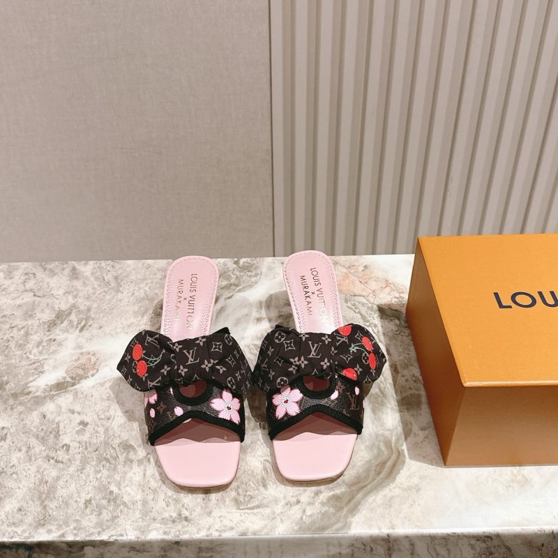 l0vis Vvtt0n slippers